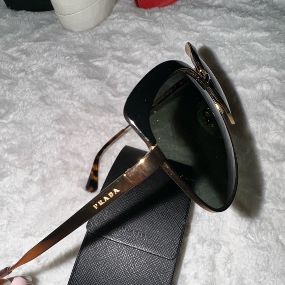 ✨ Prada Sunglasses - Picture 1 of 8